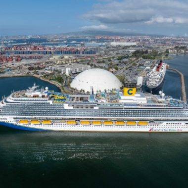 Photo of cruise ship Carnival Firenze